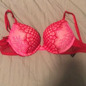 SOLD VS Bombshell Bra 32A